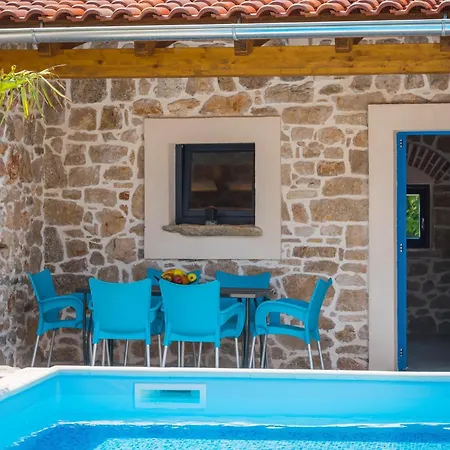 Hébergement de vacances Nice Home In Drnis With Wifi Drniš