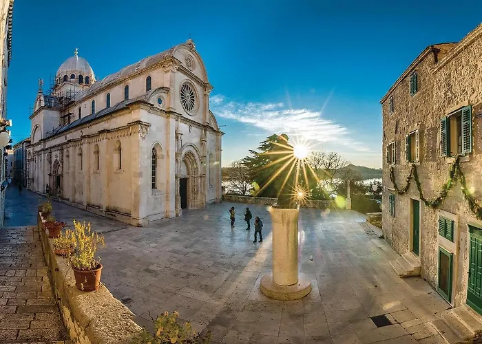 Hébergement de vacances Nice Home In Drnis With Wifi