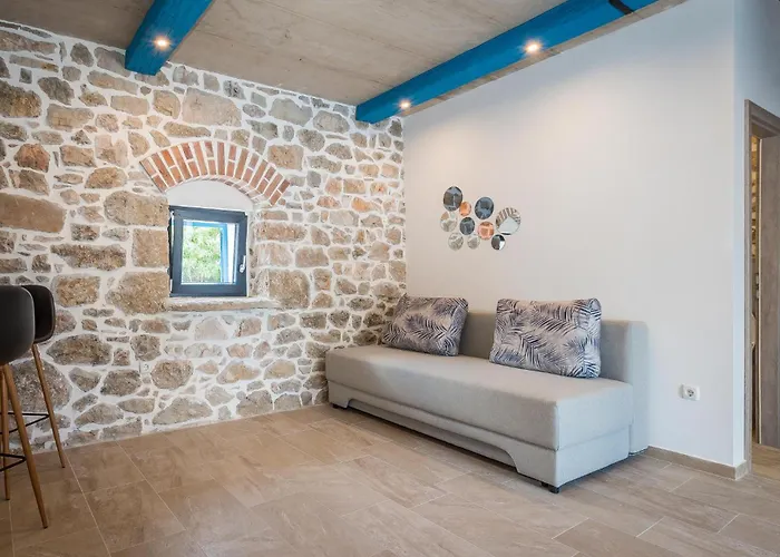 Nice Home In Drnis With Wifi *